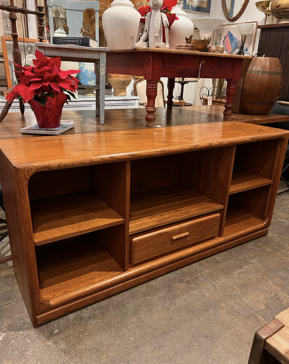 Horizon Expansion | 1980s Oak Console — Casa Victoria - Vintage